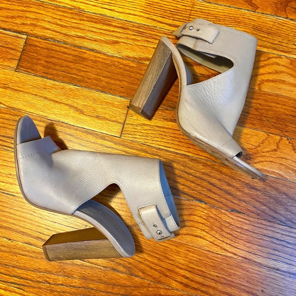 VINCE block heel sandals, Size: 6.5, Beige - Picture 1 of 9